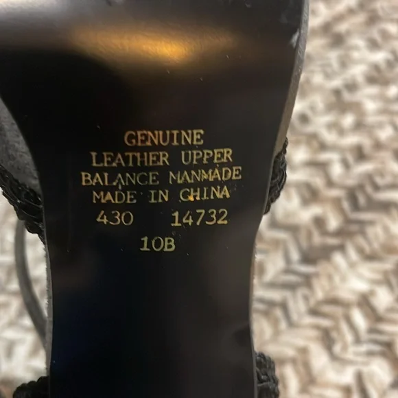 Vintage Newport News Gray Suede Women's Heels - Picture 8 of 10